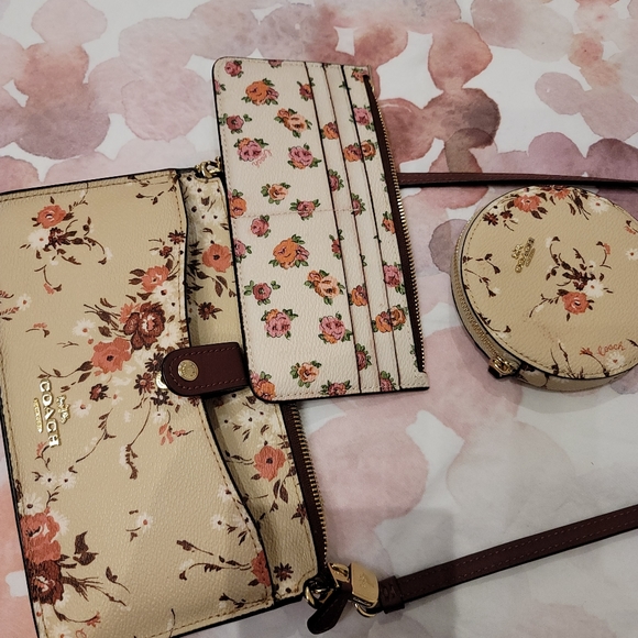 Noa Pop-up messenger in floral print /coin wallet - Picture 2 of 8